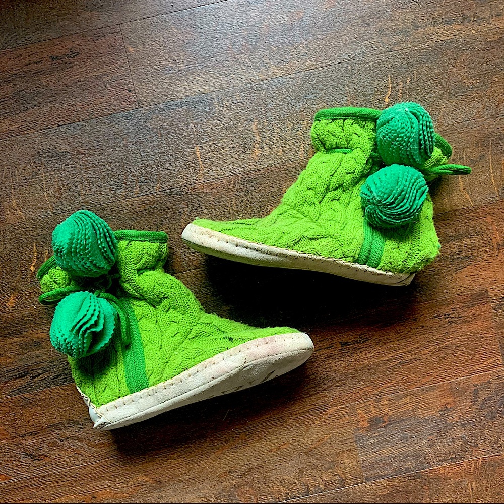 ZZZZ cable knit Pom Pom slipper booties